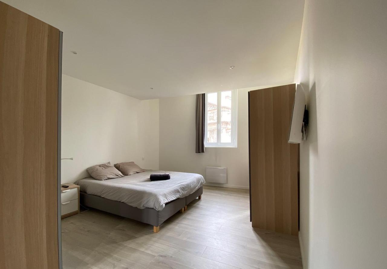 Tour D'Auvergne - Appartements En Plein Centre Ville, Proche De La Cathedrale Et De La Place De Jaude Clermont-Ferrand Ngoại thất bức ảnh
