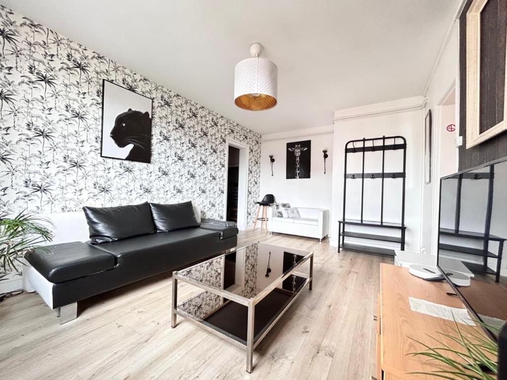 Tour D'Auvergne - Appartements En Plein Centre Ville, Proche De La Cathedrale Et De La Place De Jaude Clermont-Ferrand Ngoại thất bức ảnh